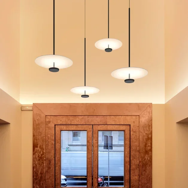 Moderne elegante Arc LED Ring Pendelleuchte - Minimalistisches Design für Wohnzimmer & Esszimmer | Karnz