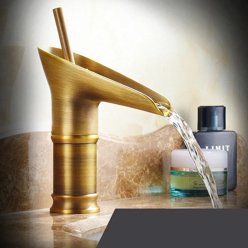 Luxurißer Messing Wasserfall Waschbecken Wasserhahn für opulente Badezimmerwaschbecken