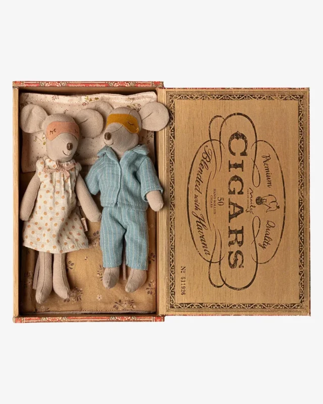 Maileg - Mama und Papa Mäuse in Zigarrenkiste - ROSA ECK