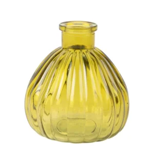Vase en verre strié pistache